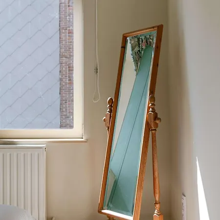 Huswell - Modern Family Flat Steps From The Sea *