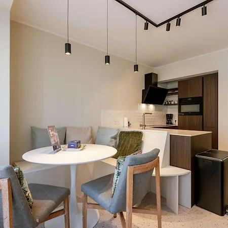 Apartment Huswell - Modern Family Flat Steps From The Sea