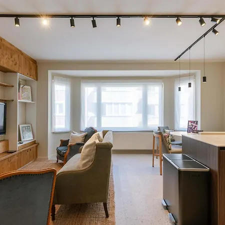 Huswell - Modern Family Flat Steps From The Sea *