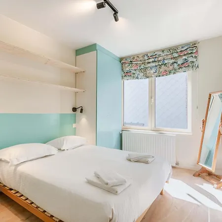Huswell - Modern Family Flat Steps From The Sea