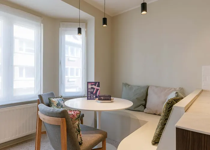 Apartment Casiola - Modern Family Flat Steps From The Sea *