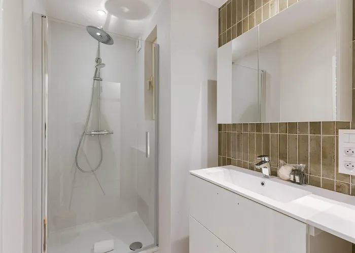 Casiola - Modern Family Flat Steps From The Sea