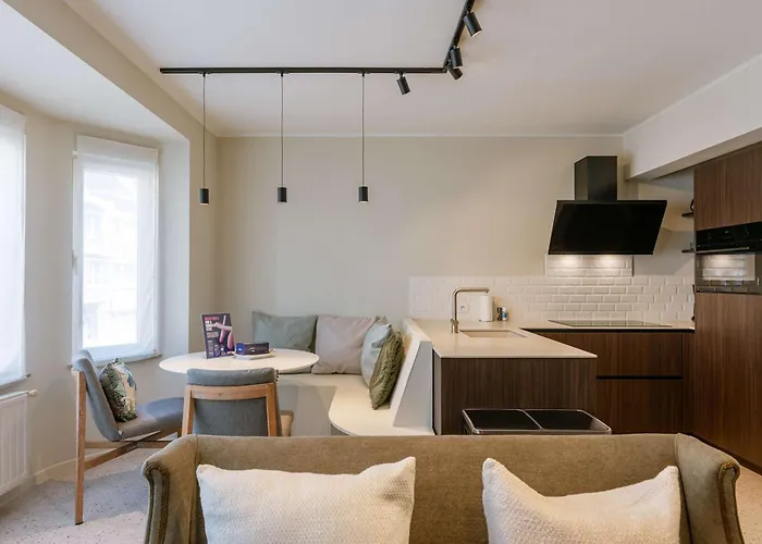 Casiola - Modern Family Flat Steps From The Sea *