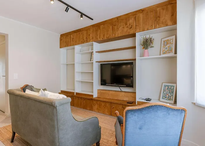 Apartment Casiola - Modern Family Flat Steps From The Sea