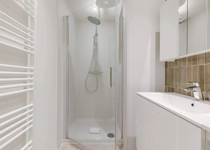 Casiola - Modern Family Flat Steps From The Sea Apartment *